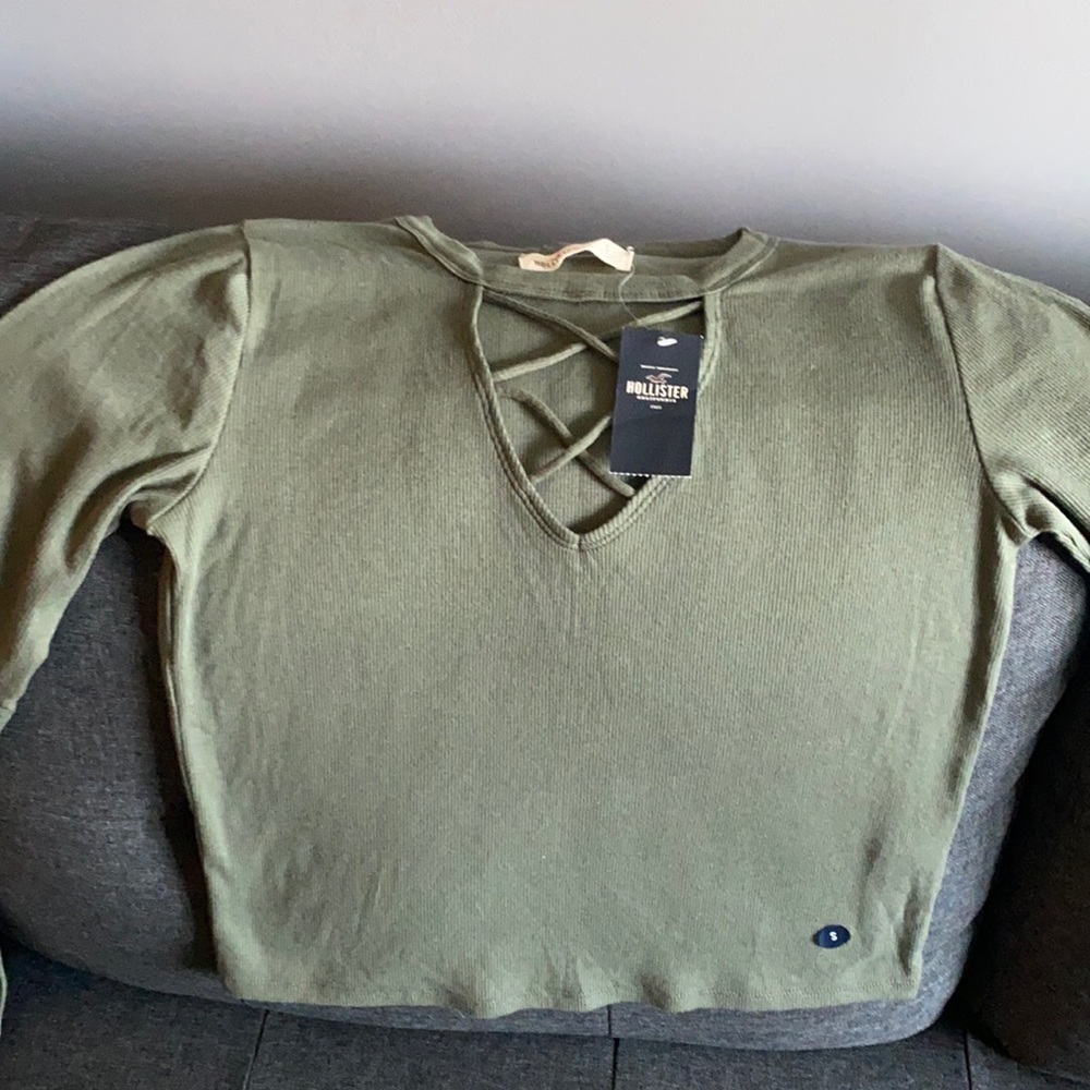 Brand New women Hollister olive green top